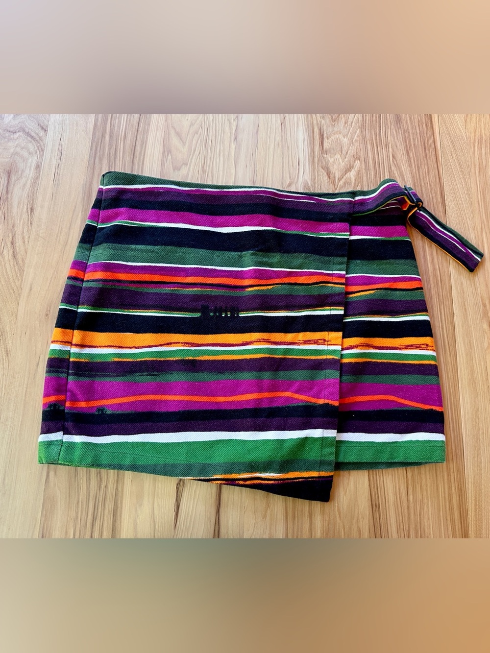 Kate Spade Saturday “Buckle Over” Mini Wrap Skirt Size 8
